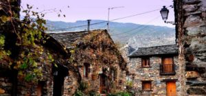 Valverde de los Arroyos es uno de los pueblos más bonitos de España aquí recogidos