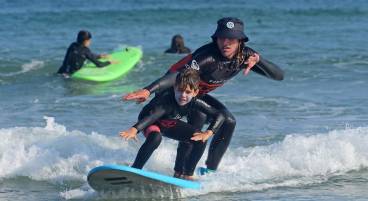 SURF CAMP ESPECIAL MENORES